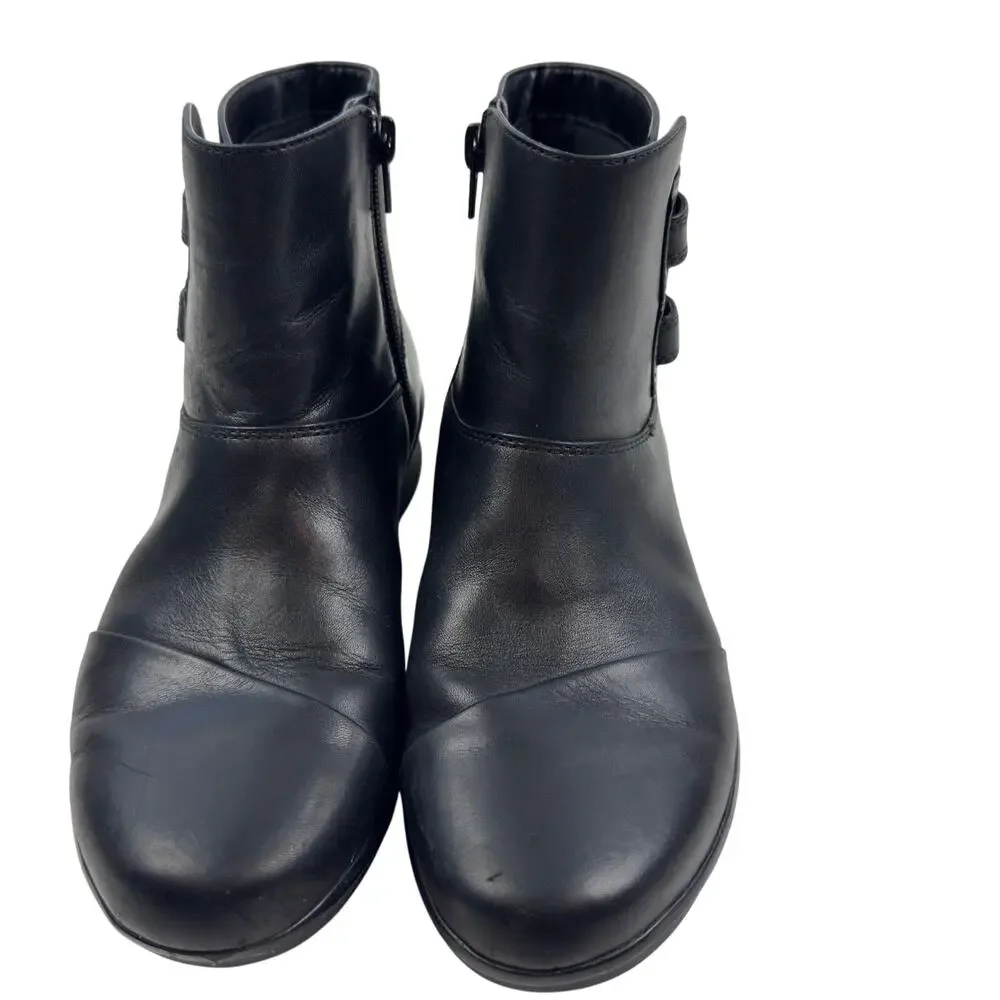 Clarks gently adjustable women